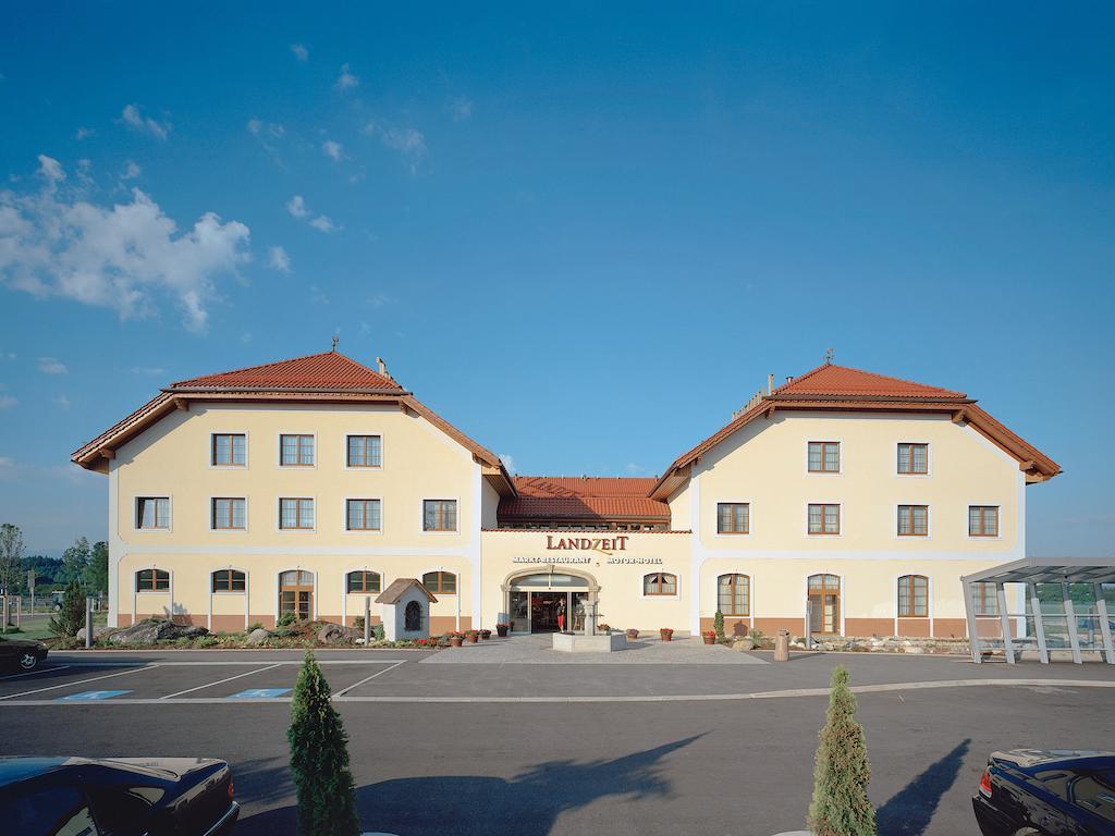 فندق Landzeit Restaurant Voralpenkreuz ساتيديت المظهر الخارجي الصورة